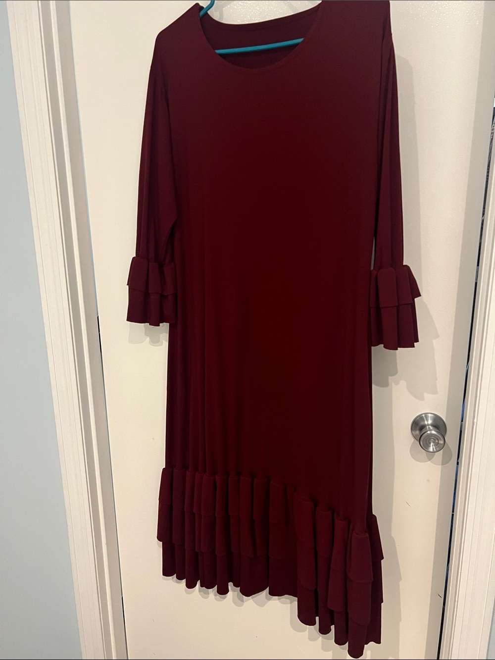 Women’s Ruffle-Hem Long Sleeve Dress in Burgundy